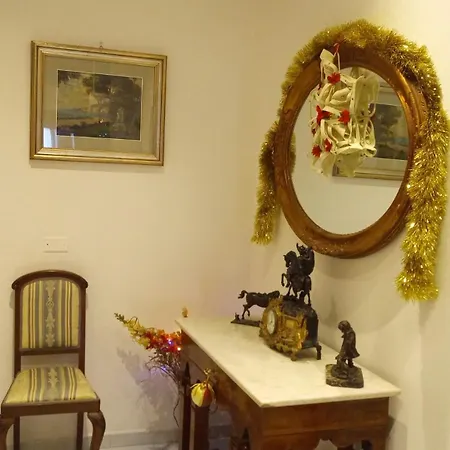 Carafa Materdei 4* Napels