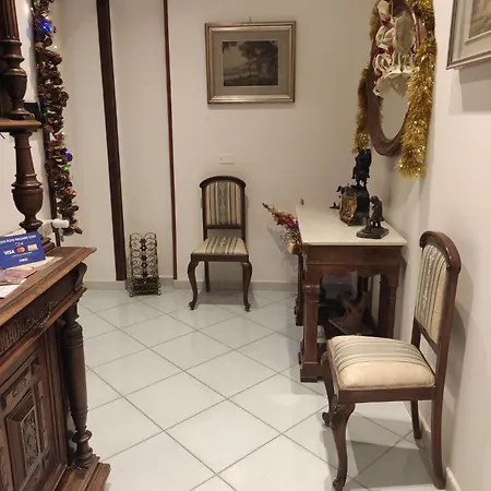 Carafa Materdei 4* Nápoly